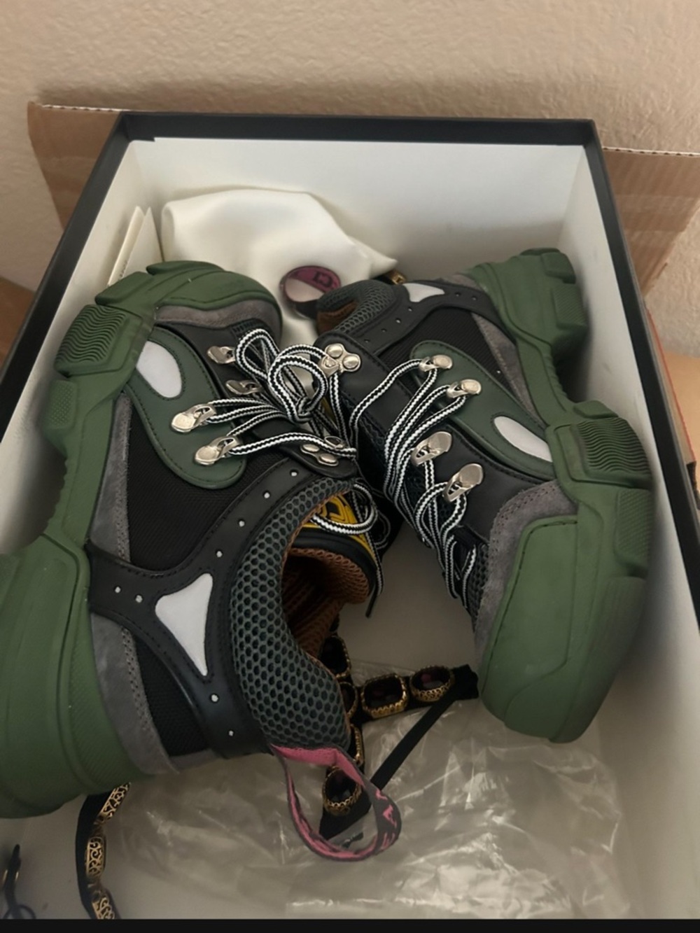 Gucci Black and White Logo Shoe Box Label